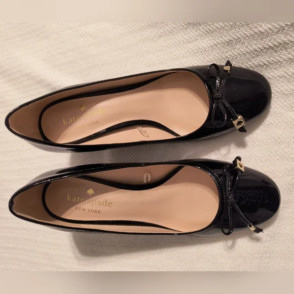 KATE SPADE Bette Black Patent Leather Block Heel Pump size 6.5 - Picture 2 of 6